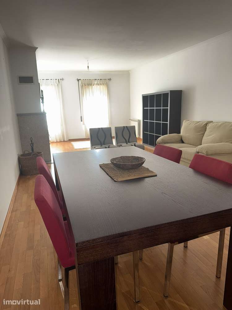 Apartamento T2 com garagem, Mobilado, à Rua Constituição, Porto - Grande imagem: 2/13