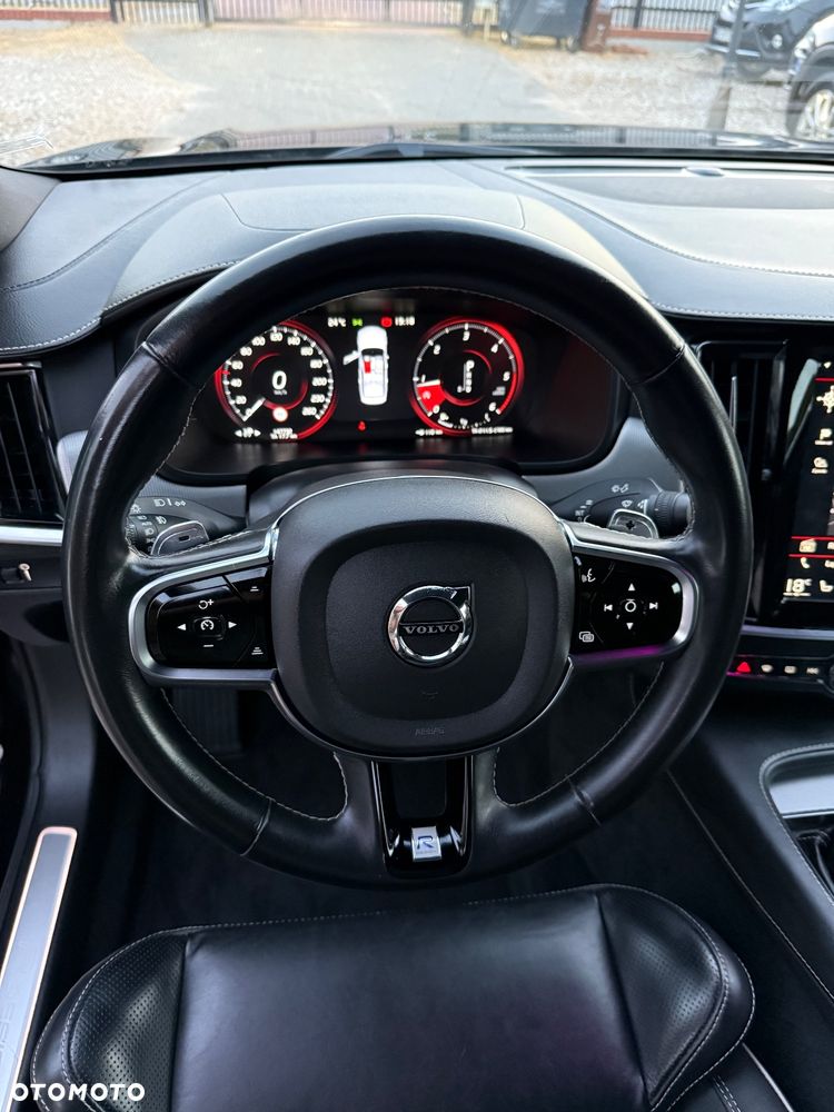 Volvo S90 D5 SCR AWD R-Design - 11