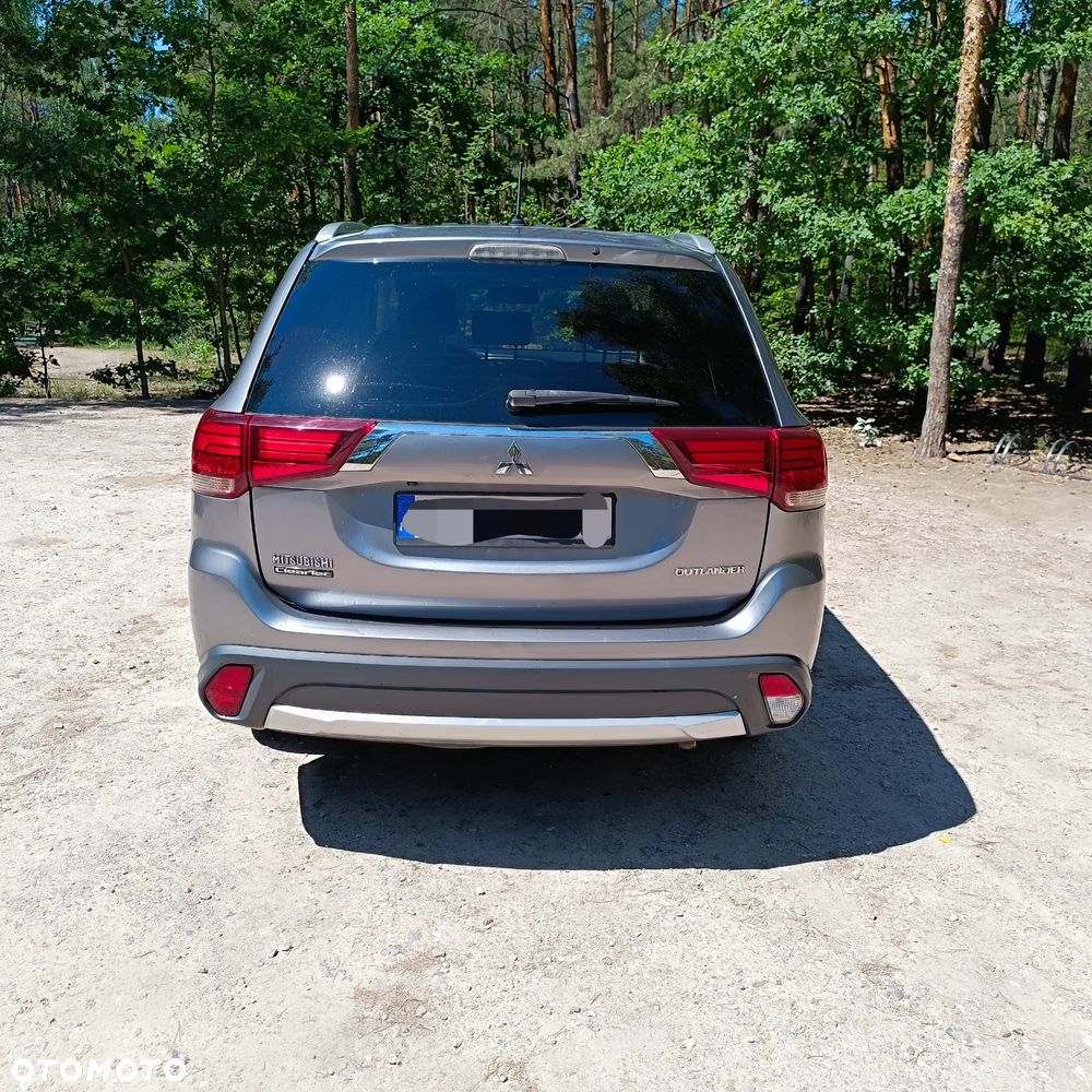 Mitsubishi Outlander - 5