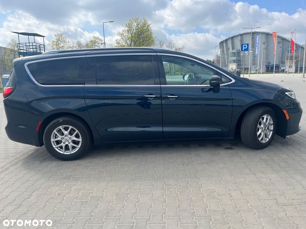 Chrysler Pacifica - 4