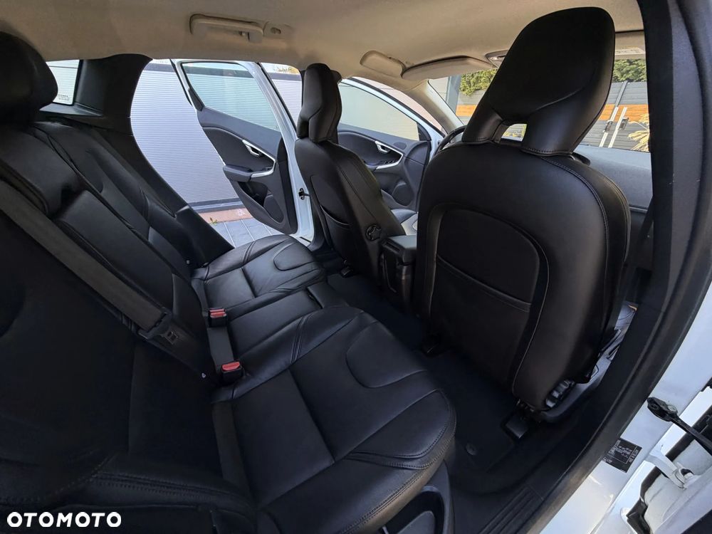 Volvo V40 D4 Geartronic Momentum - 18