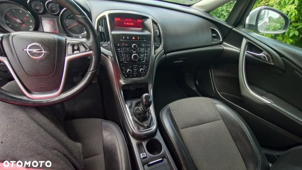 Opel Astra 2.0 CDTI Cosmo - 10