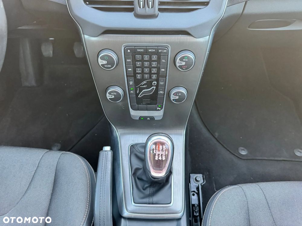 Volvo V40 T4 - 13