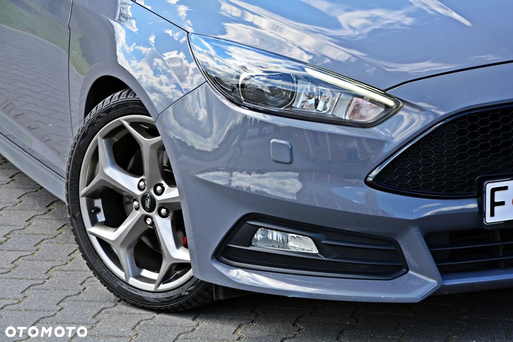 Ford Focus 2.0 TDCi ST - 15