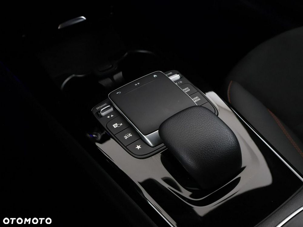 Mercedes-Benz CLA 180 mHEV AMG Line 7G-DCT - 31