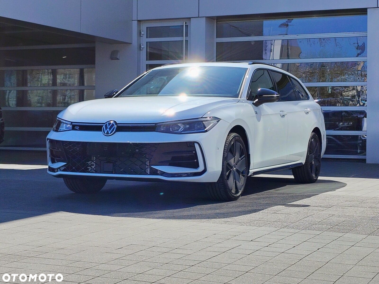 Volkswagen Passat - 4