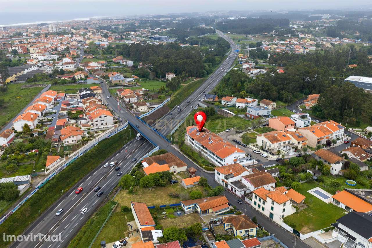 Moradia T3+1 em banda a 5 min do Centro da Cidade de Espinho - Grande imagem: 5/29