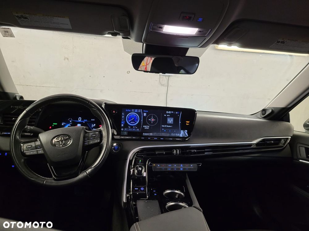 Toyota Mirai Advanced - 11