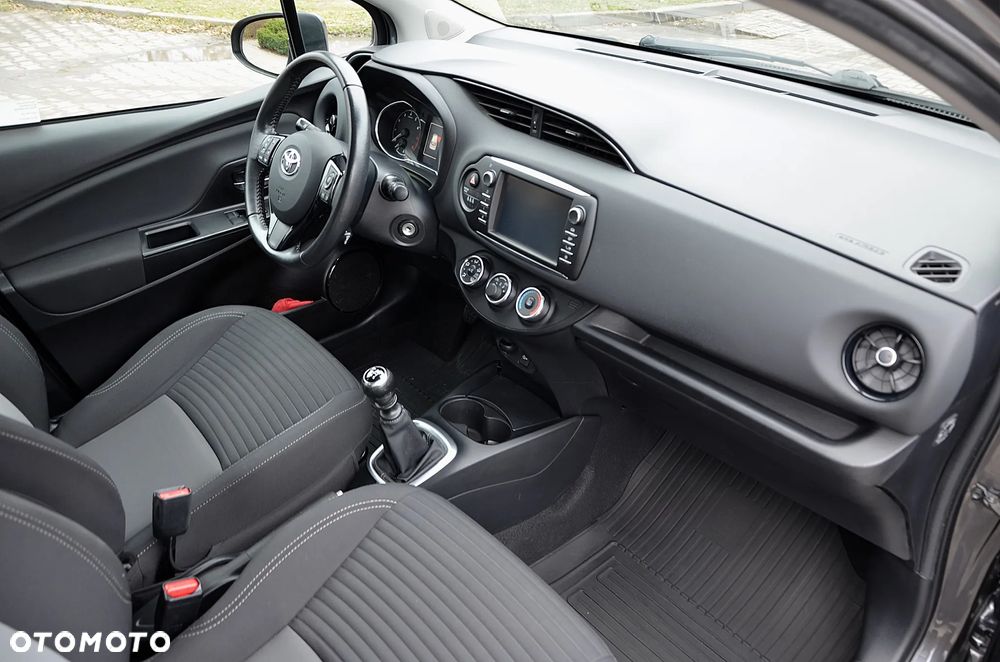 Toyota Yaris 1.5 Premium - 28