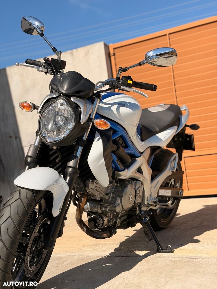 Suzuki SFV 650 Gladius - 4