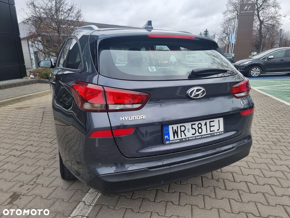 Hyundai i30 1.5 DPI Classic + - 15