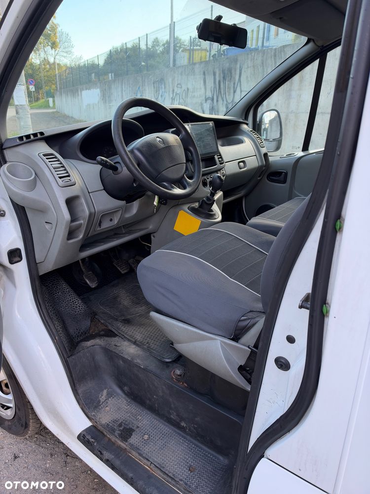Renault Trafic - 15
