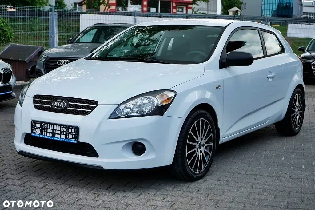 Kia Ceed - 9
