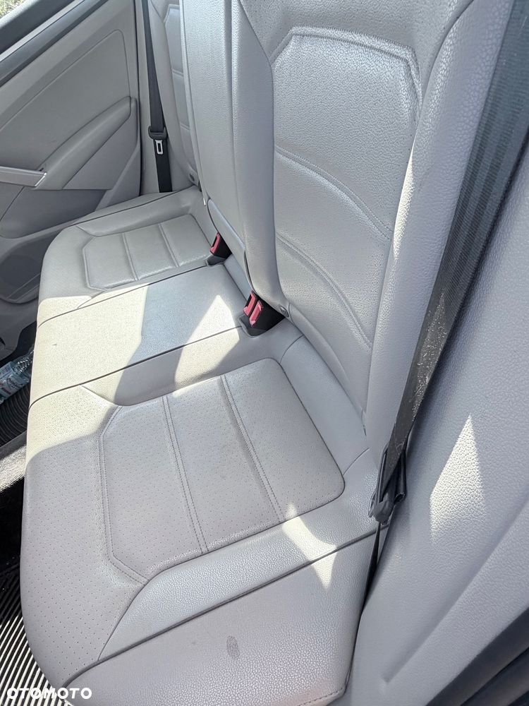 Volkswagen Passat - 8