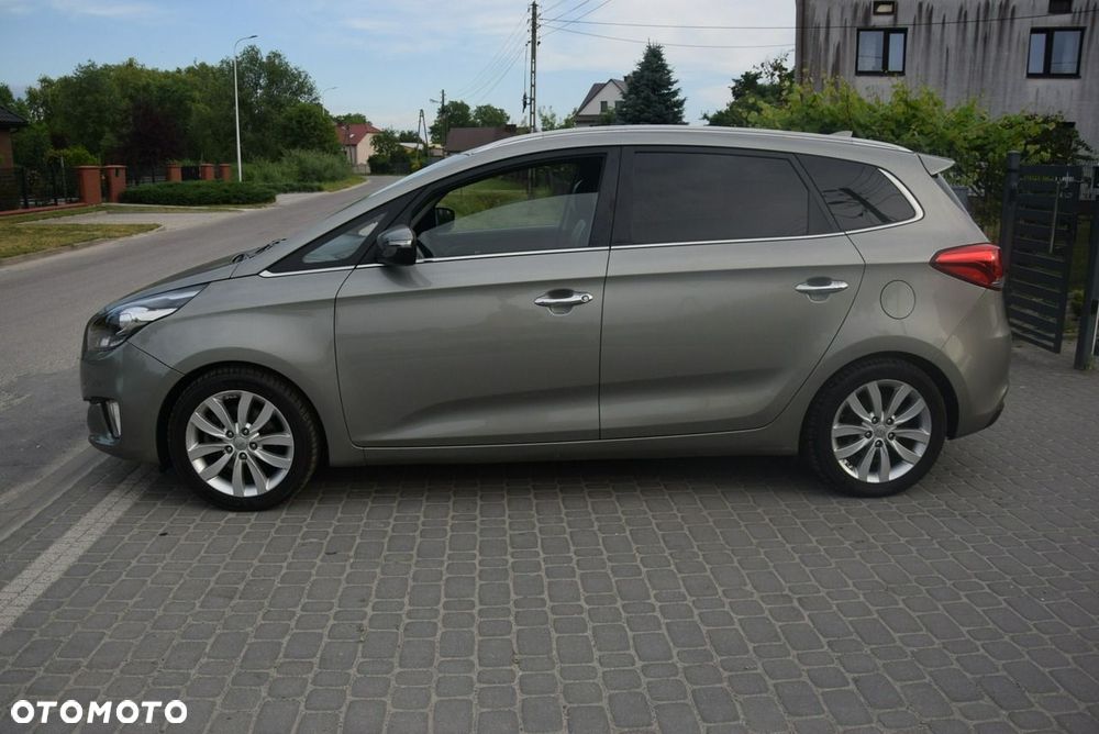 Kia Carens - 19