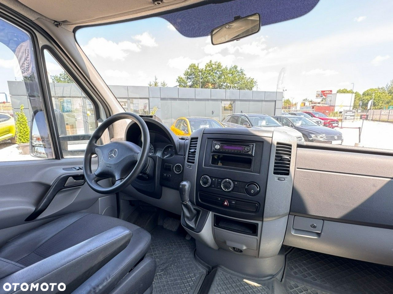 Mercedes-Benz Sprinter - 14