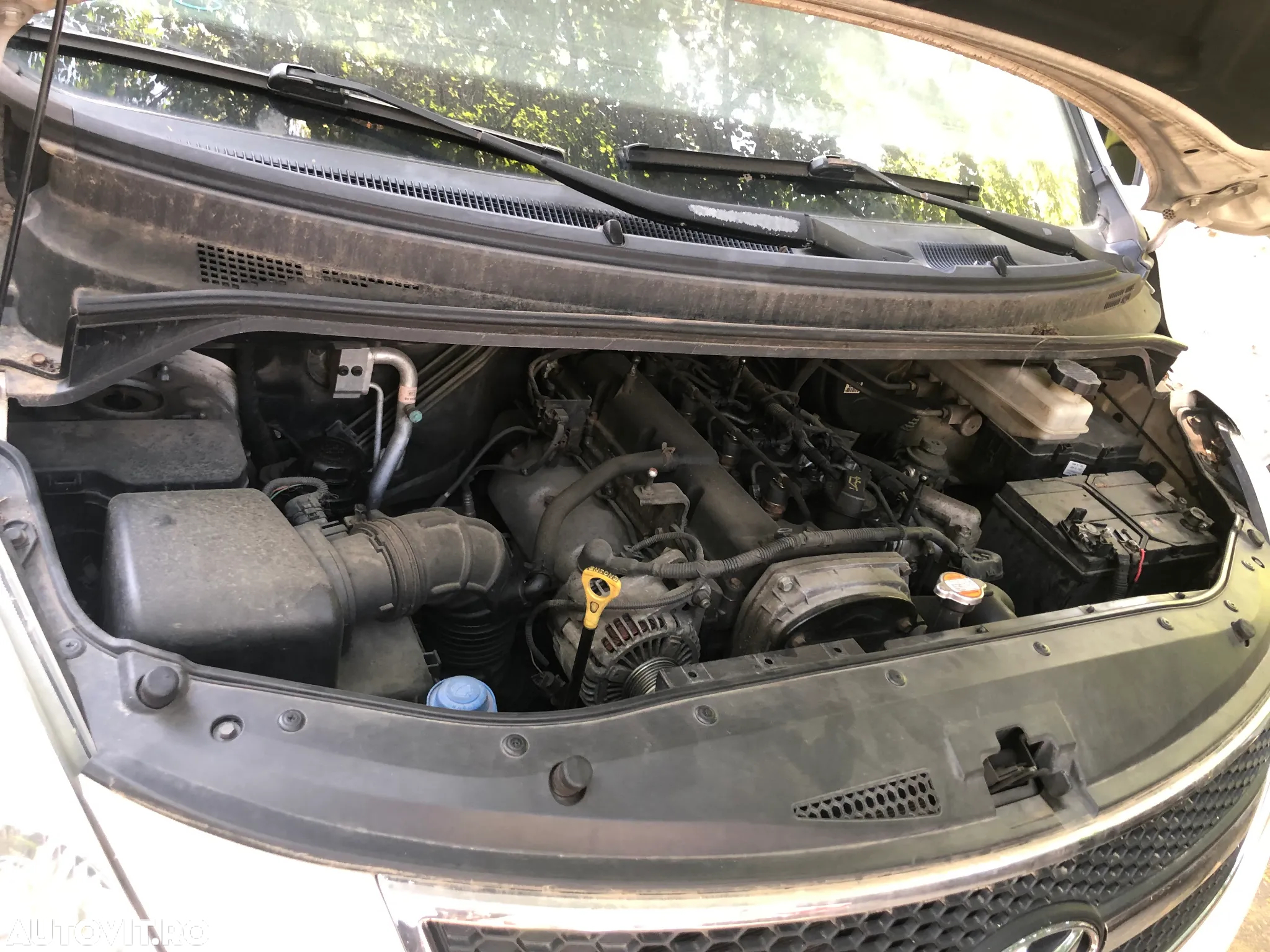 Dezmembrez Hyundai H1 alb 2011 diesel - 8