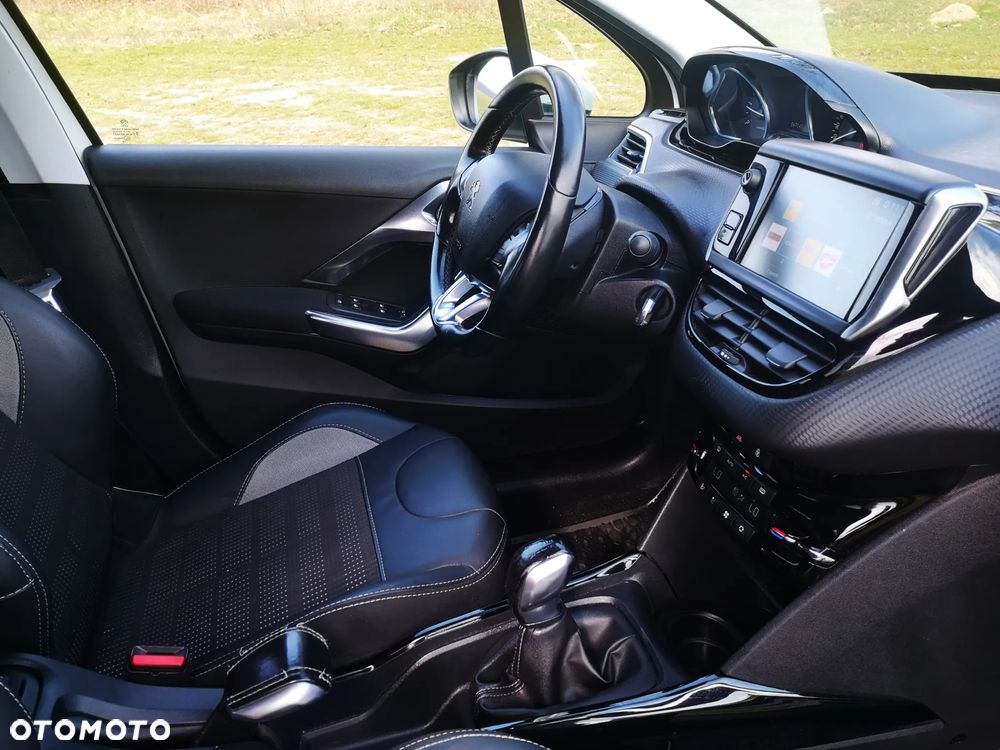 Peugeot 2008 BlueHDi 100 Allure - 15