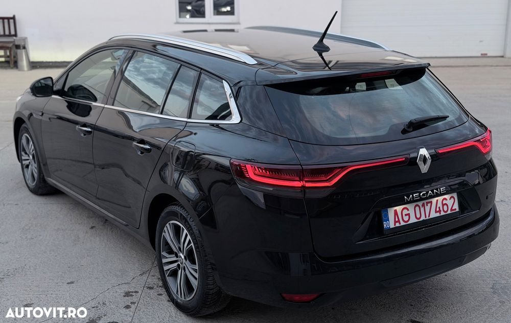 RENAULT Megane 2023 — imagine 2