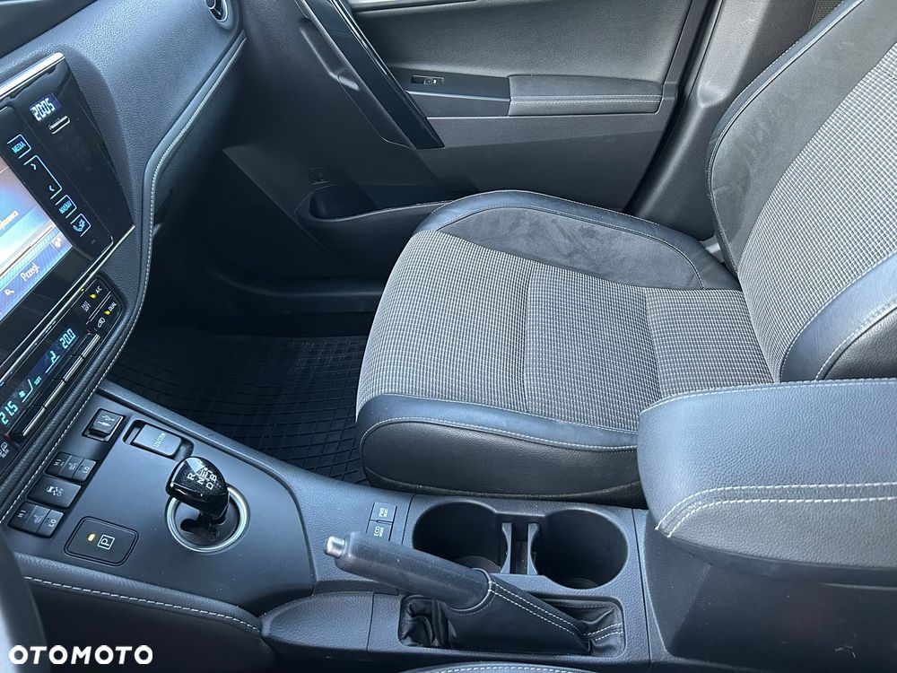 Toyota Auris Hybrid 135 Prestige - 22
