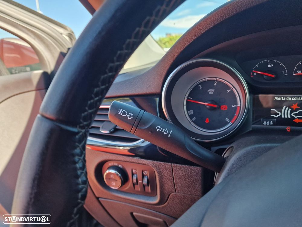 Opel Astra 1.6 CDTI Ecotec Innovation S/S - 19