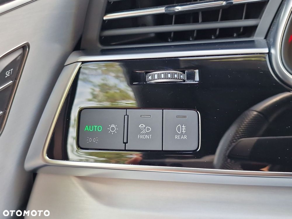 Audi Q8 60 TFSI e Quattro Tiptronic - 33
