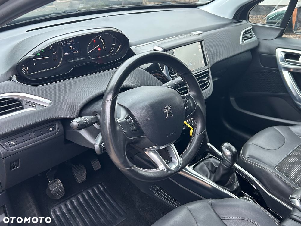 Peugeot 2008 - 9