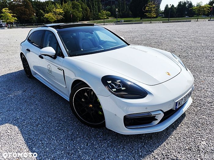Porsche Panamera 4 E-Hybrid - 17