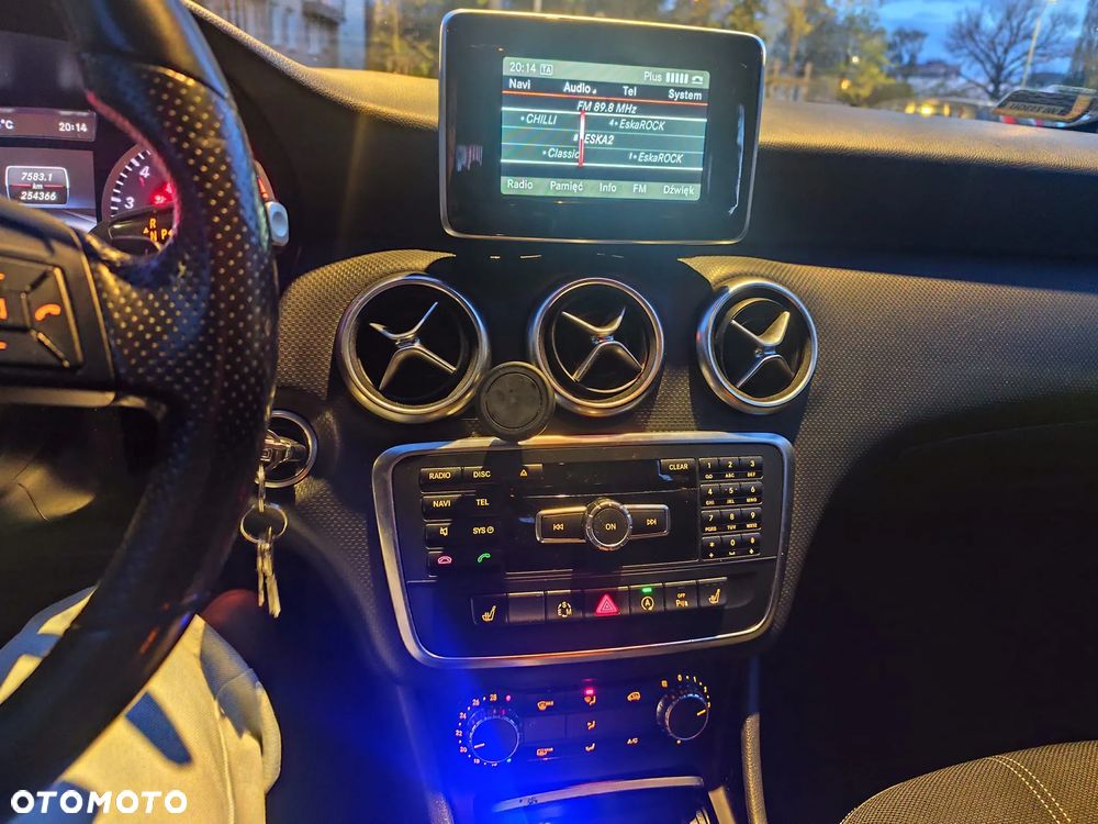 Mercedes-Benz Klasa A 180 7G-DCT AMG Line - 14