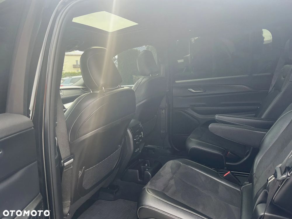 Jeep Grand Cherokee - 20