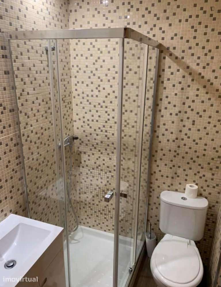 Quarto - localizado em São Mamede de Infesta Porto - Grande imagem: 3/7