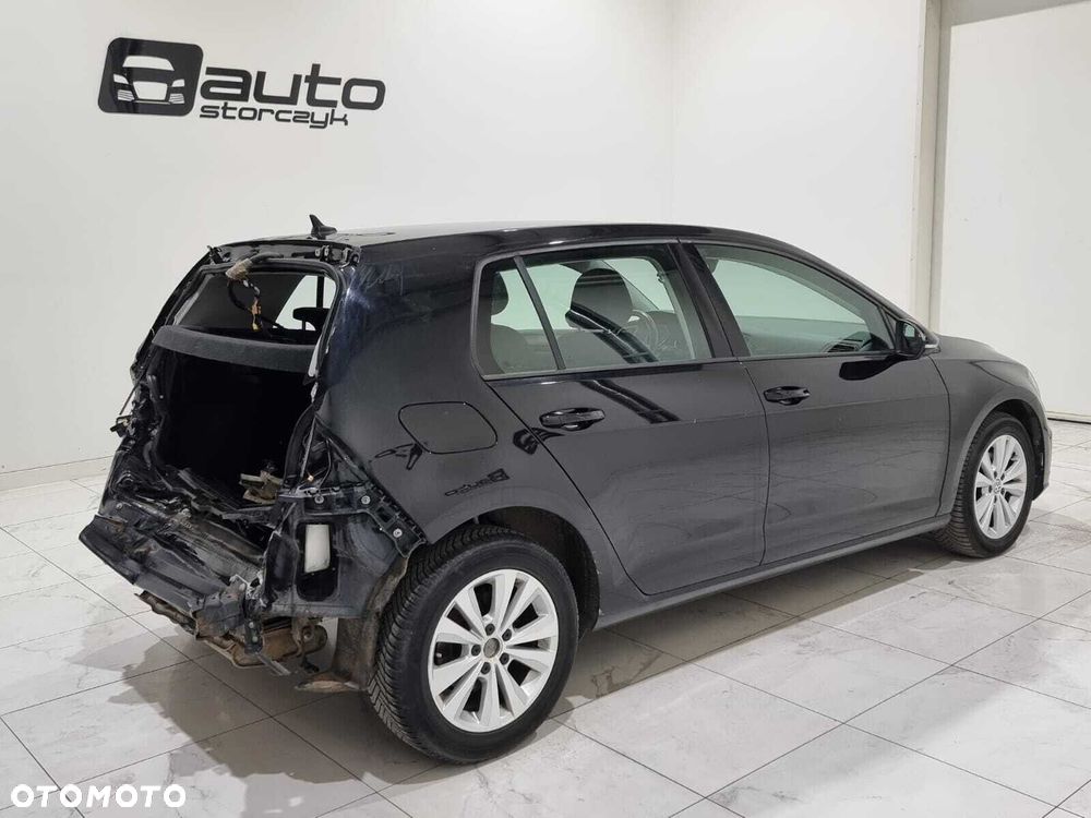 Volkswagen Golf - 9