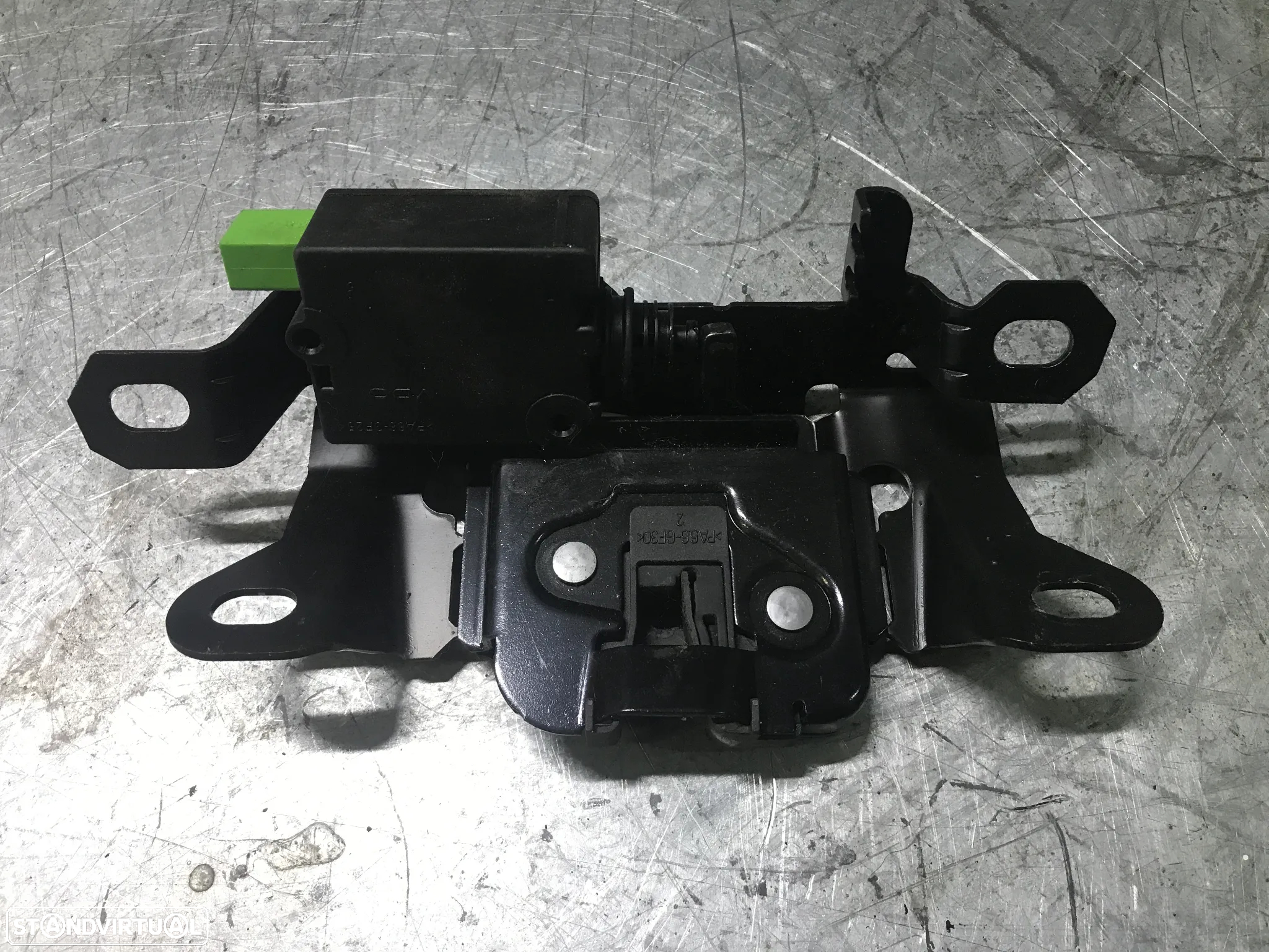 FECHO DA MALA VOLVO C30 REF. 30784739 - 2