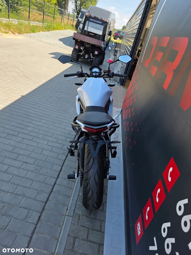 Kawasaki ER - 18