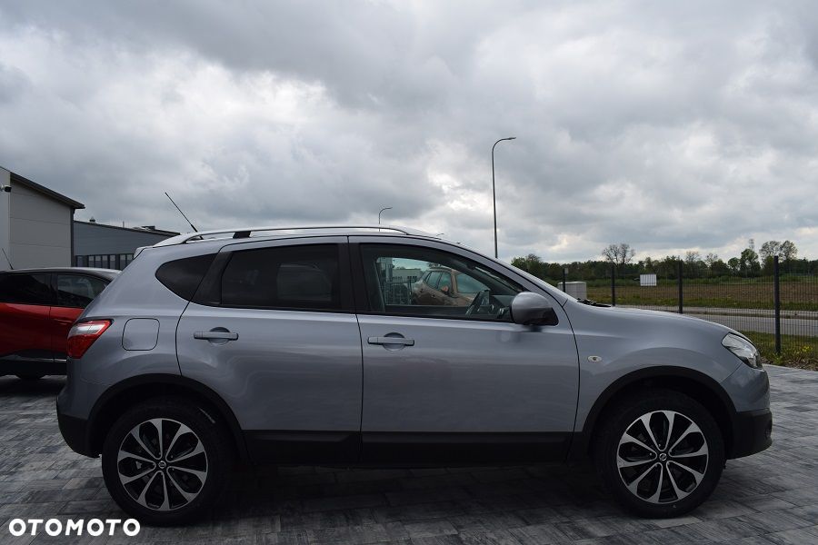 Nissan Qashqai 1.6 dCi 4 x 4 DPF Start/Stop tekna - 24