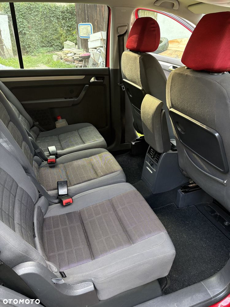 Volkswagen Touran 2.0 TDI Q-Line - 11