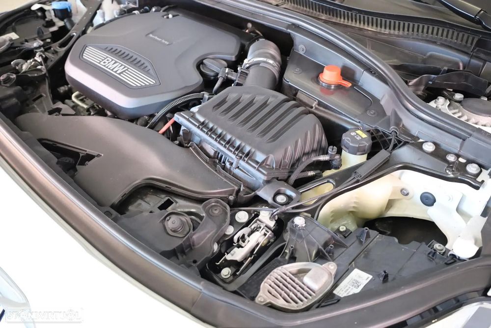 BMW 116 d Pack Desportivo M - 11
