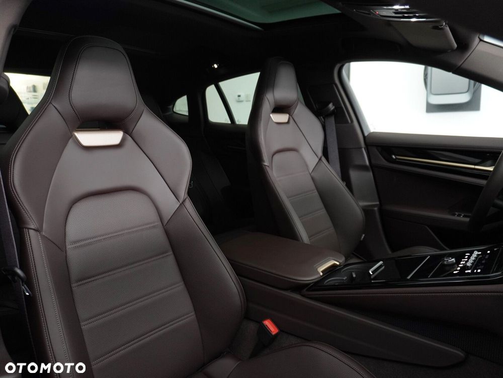 Porsche Panamera 4 - 32
