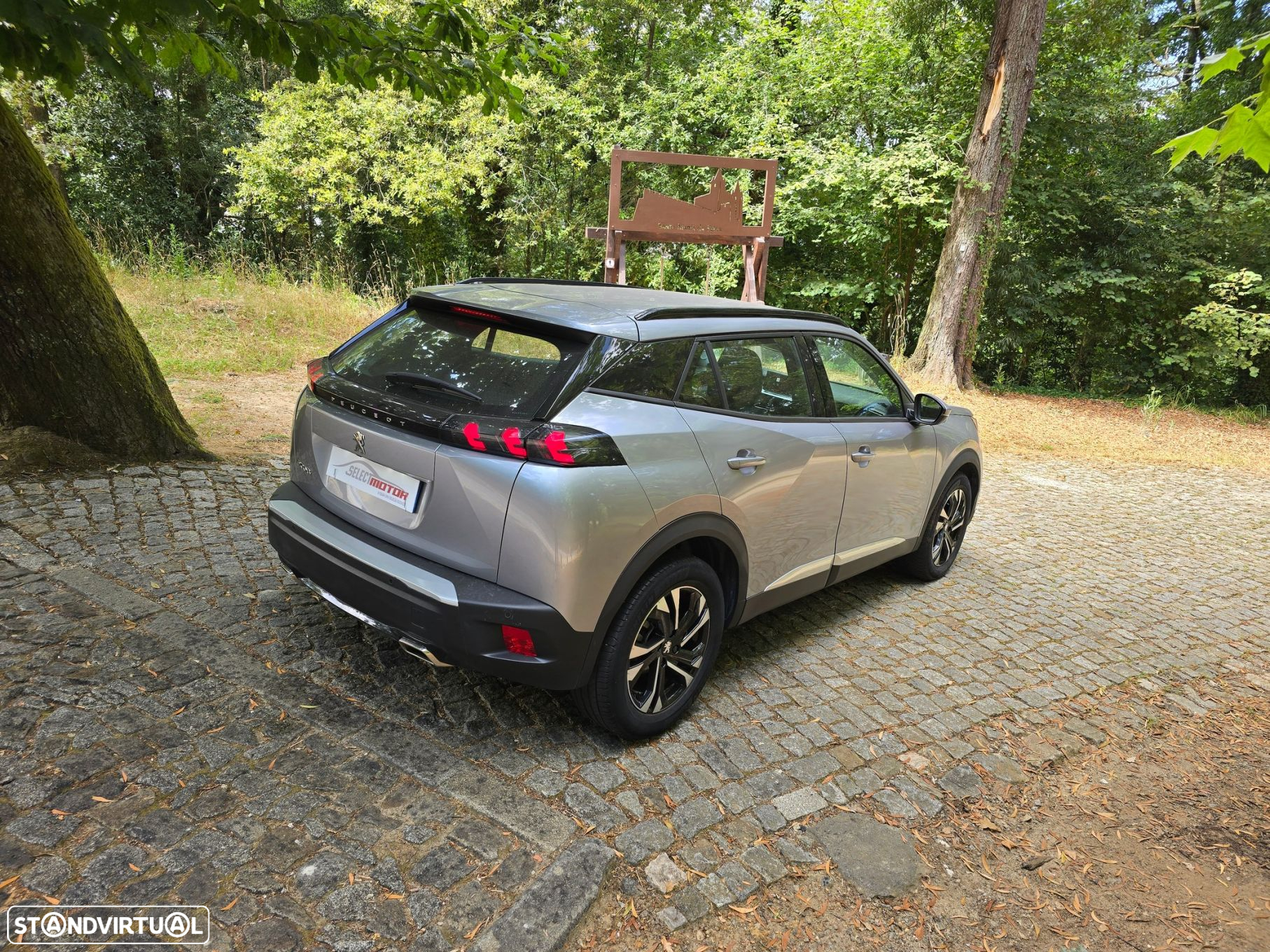 Peugeot 2008 1.2 PureTech Allure - 10