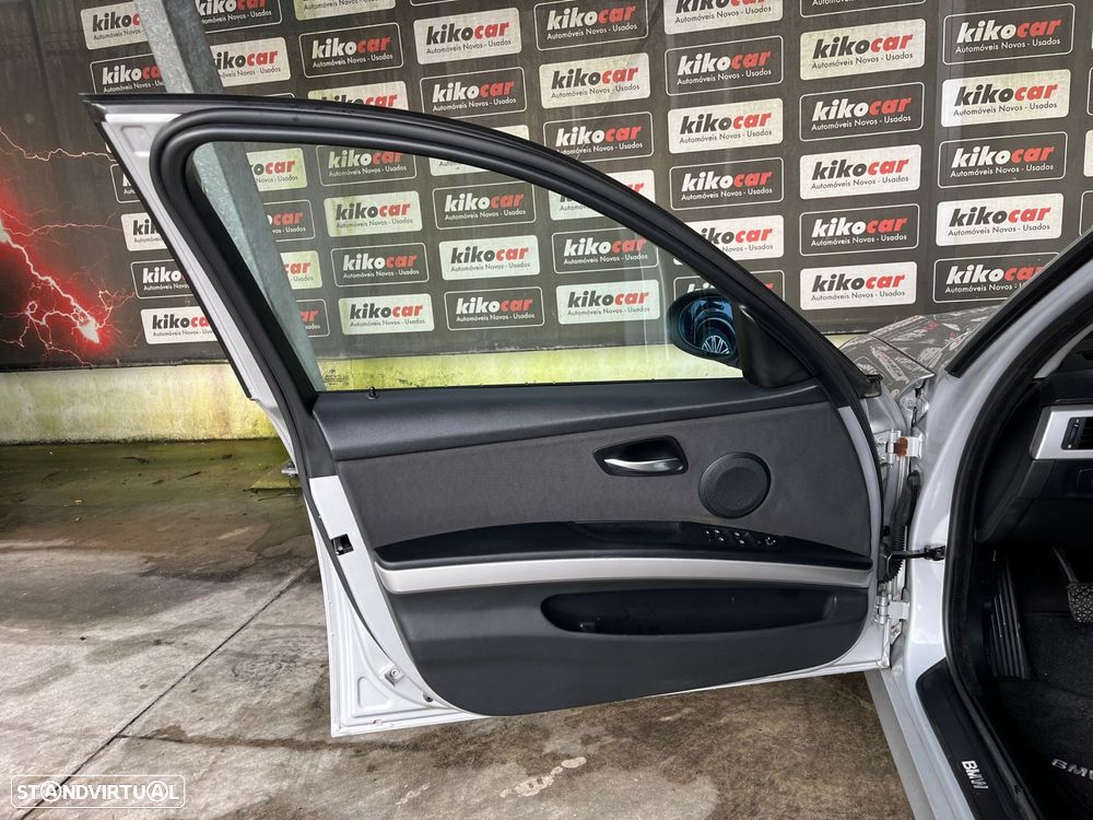 BMW 320 d EfficientDynamics - 14