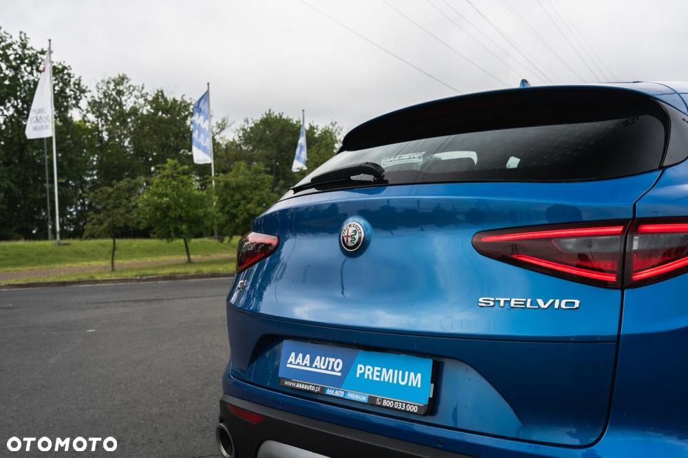 Alfa Romeo Stelvio - 14