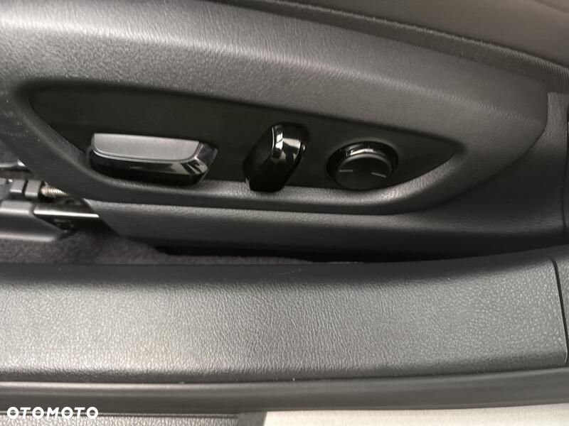 Lexus ES 300h Business Edition - 18