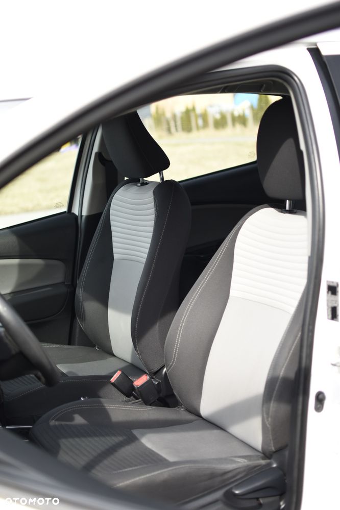 Toyota Yaris Hybrid 100 Premium EU6 - 29