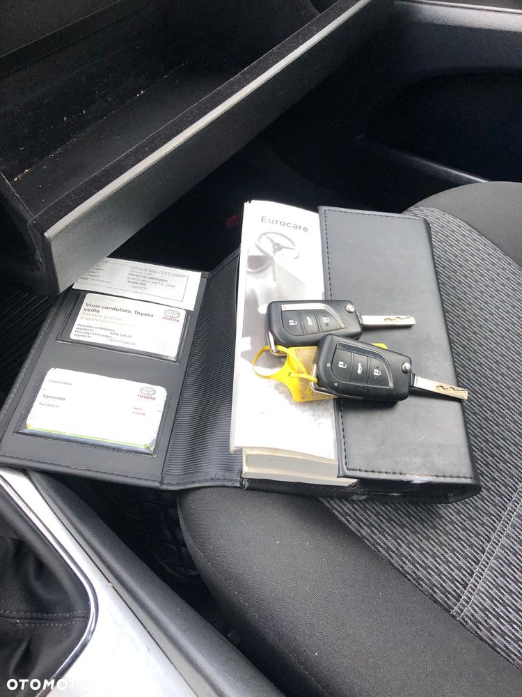 Toyota Avensis 2.0 D-4D Edition - 6