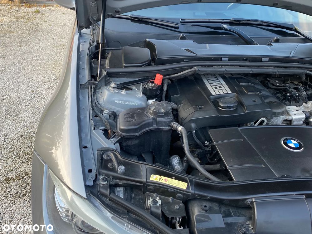 BMW Seria 3 318i - 34