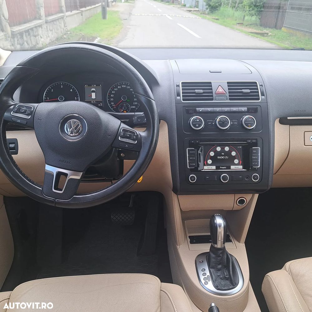 Volkswagen Touran - 6