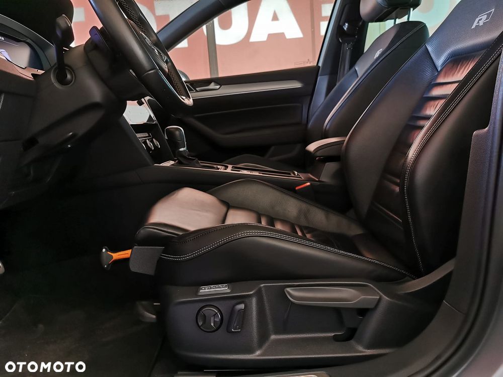 Volkswagen Passat 2.0 TDI SCR DSG - 14