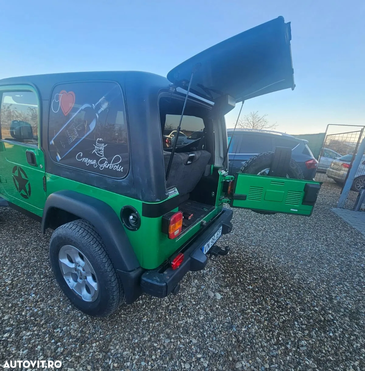 Jeep Wrangler - 11