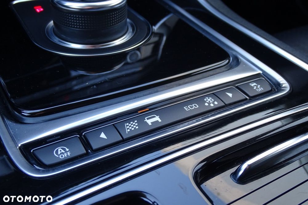 Jaguar XF 20d Prestige - 26