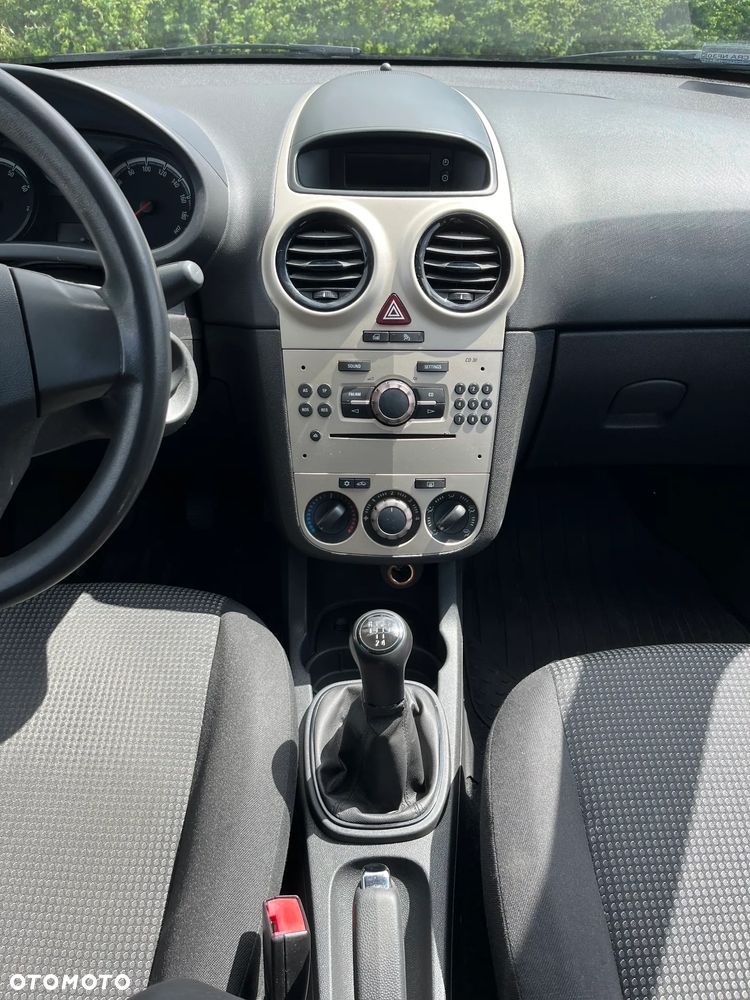 Opel Corsa 1.2 16V Cosmo - 4